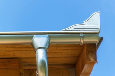 Seamless Gutters Vs. Sectional Gutters: Installation Benefits Compared